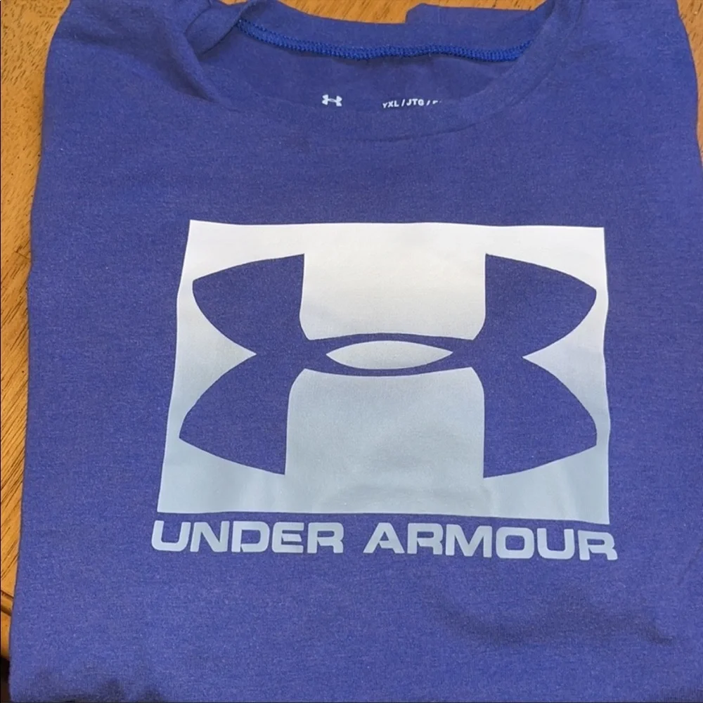 Youth XL Under Armour t-shirt with gray ombré logo. Purple/blue color.